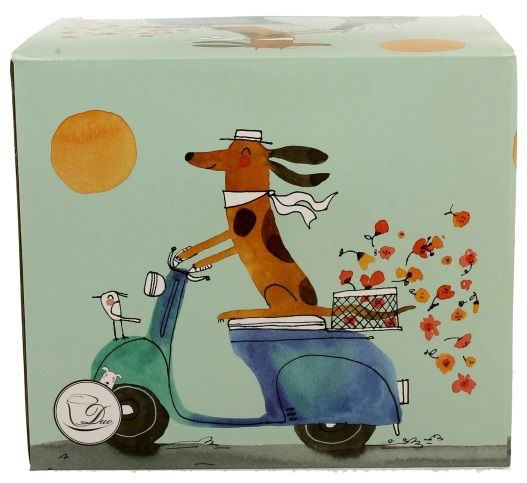 Pudełko z motywem psa na skuterze i kwiatami w tle.
