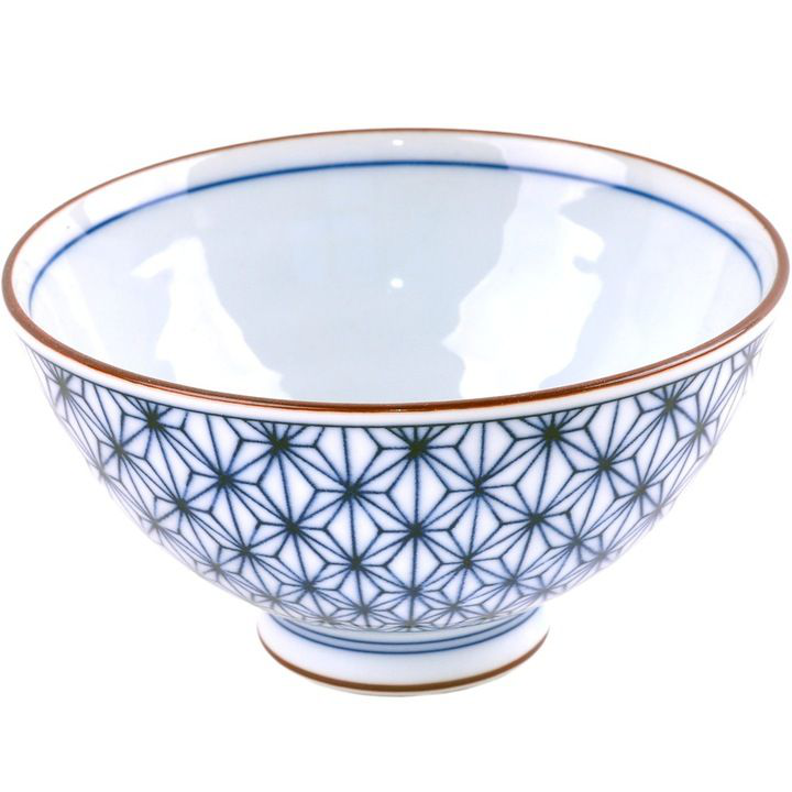 Porcelanowa czarka japońska do matchy o pojemności 210 ml, zdobiona granatowym geometrycznym wzorem.