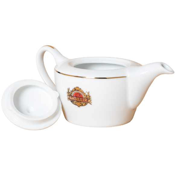 Porcelanowy imbryk Basilur z logo i złotym rantem o pojemności 475 ml, widok z otwartą pokrywką.