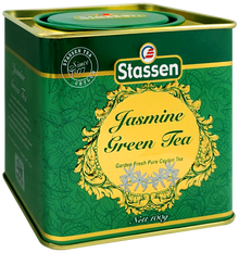 Puszka zielonej herbaty jaśminowej Stassen w perspektywie, luksusowe opakowanie prezentowe.