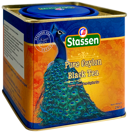 Boczny widok puszki Stassen Pure Ceylon Black Tea 250 g, wzór z pawiem.