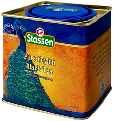 Perspektywiczny widok puszki Stassen Pure Ceylon Black Tea, ekskluzywna herbata w metalowej puszce.