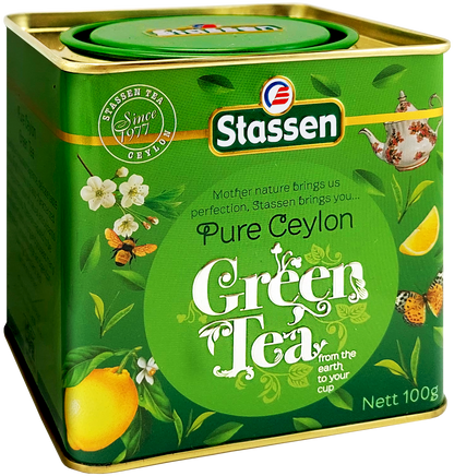 Perspektywiczny widok puszki Stassen Green Tea, elegancka zielono-złota oprawa.