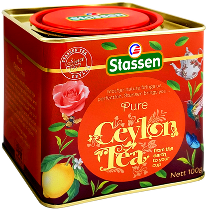 Perspektywiczny widok puszki Stassen Pure Ceylon Tea, klasyczna herbata w metalowym opakowaniu.