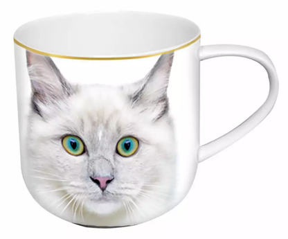 Kubek porcelanowy Biały Kot z ozdobnym opakowaniem z uszami.