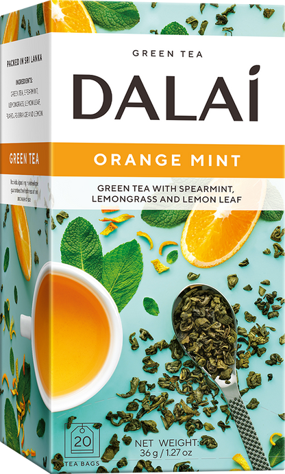 Opakowanie Dalai Orange Mint z zieloną herbatą, miętą i plastrami pomarańczy, filiżanka złotego naparu