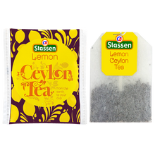 Saszetka i torebka herbaty Stassen Lemon Tea obok siebie.