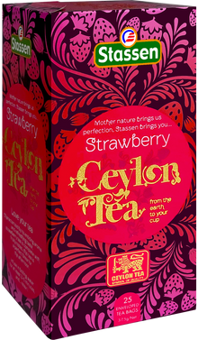 Pudełko pod kątem Stassen Strawberry Tea – owocowa herbata cejlońska w saszetkach.