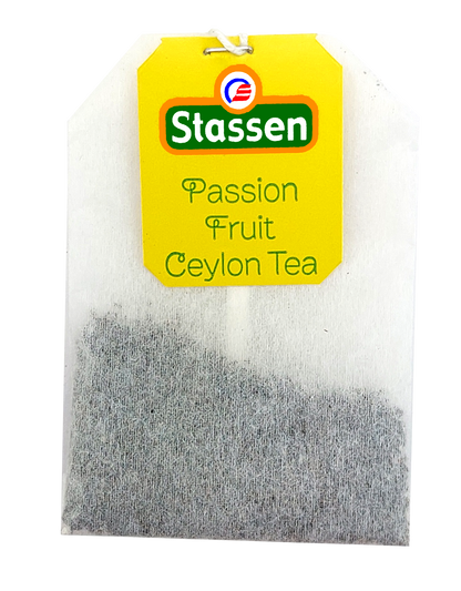 Zbliżenie na saszetkę herbaty czarnej Stassen Passion Fruit – cejlońska herbata z aromatem marakui.