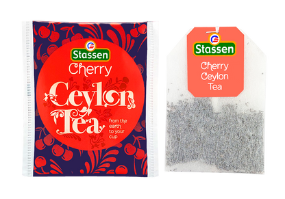 Zestaw koperta i saszetka herbaty Stassen Cherry – czarna herbata owocowa.