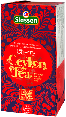 Bok pudełka herbaty Stassen Cherry Tea – cejlońska herbata z nutą wiśni.
