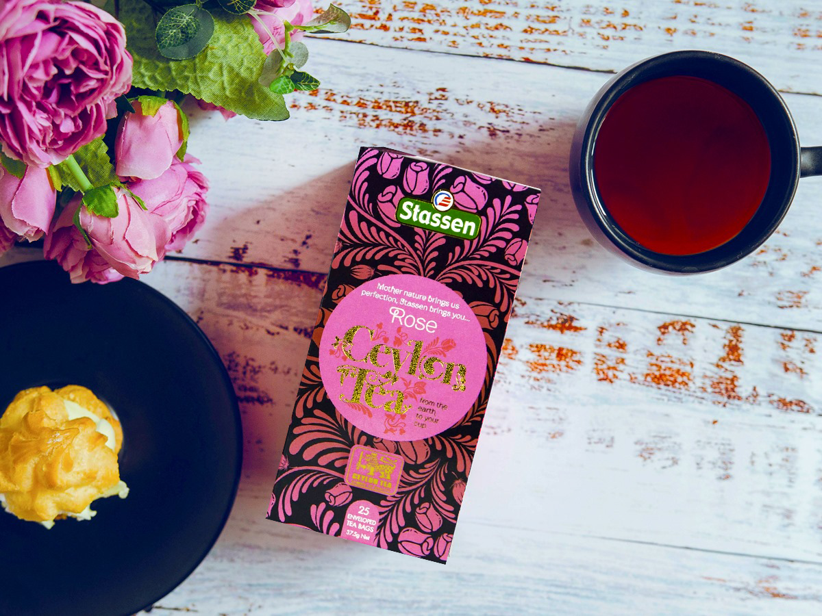 Herbata Stassen Rose Tea z filiżanką naparu – elegancki zestaw na prezent.