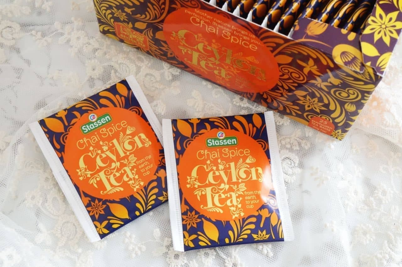 Kopertowane saszetki herbaty czarnej Stassen Chai Spice Ceylon Tea.