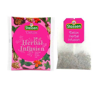 Saszetka i torebka Stassen Detox Herbal Infusion obok siebie