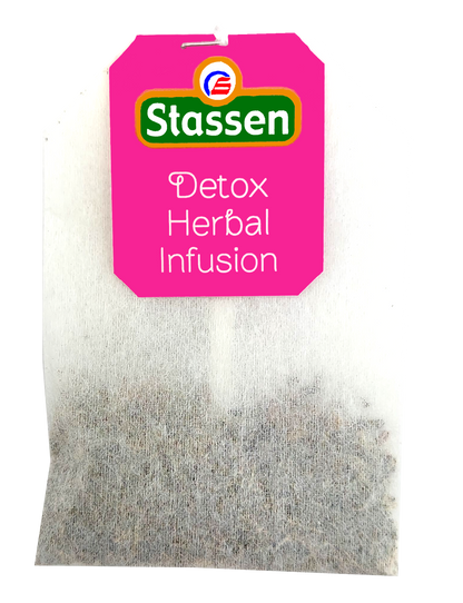 Torebka herbaty ziołowej Detox Stassen z napisem herbal infusion