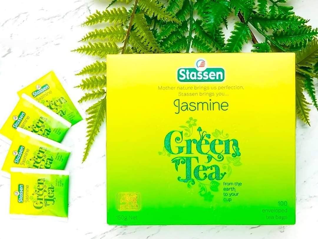 Stylizacja herbaty Stassen Jasmine Green Tea z pudełkiem i saszetkami