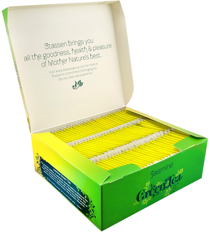 Otwarta herbata Stassen Jasmine Green Tea z widocznymi saszetkami w środku
