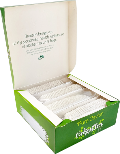 Pudełko z herbatą Stassen Green Tea Pure Ceylon otwarte z saszetkami w środku