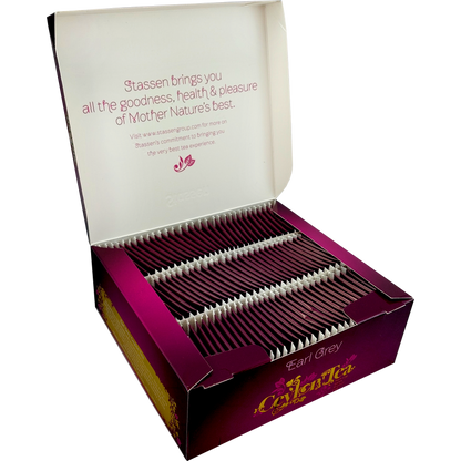 Otwarte pudełko z saszetkami herbaty czarnej Stassen Earl Grey.