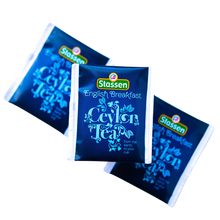 Saszetki herbaty Stassen English Breakfast na tle białym.