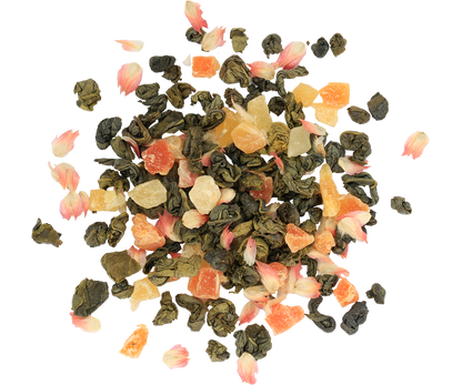 Zielona herbata Basilur Cream Fantasy z kawałkami owoców i kwiatów, liście i dodatki w zbliżeniu.