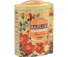 Eleganckie boczne ujęcie puszki Basilur Raspberry & Rosehip.