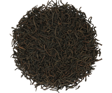 Susz czarnej herbaty Basilur Gold – długie liście Ceylon Black Tea.