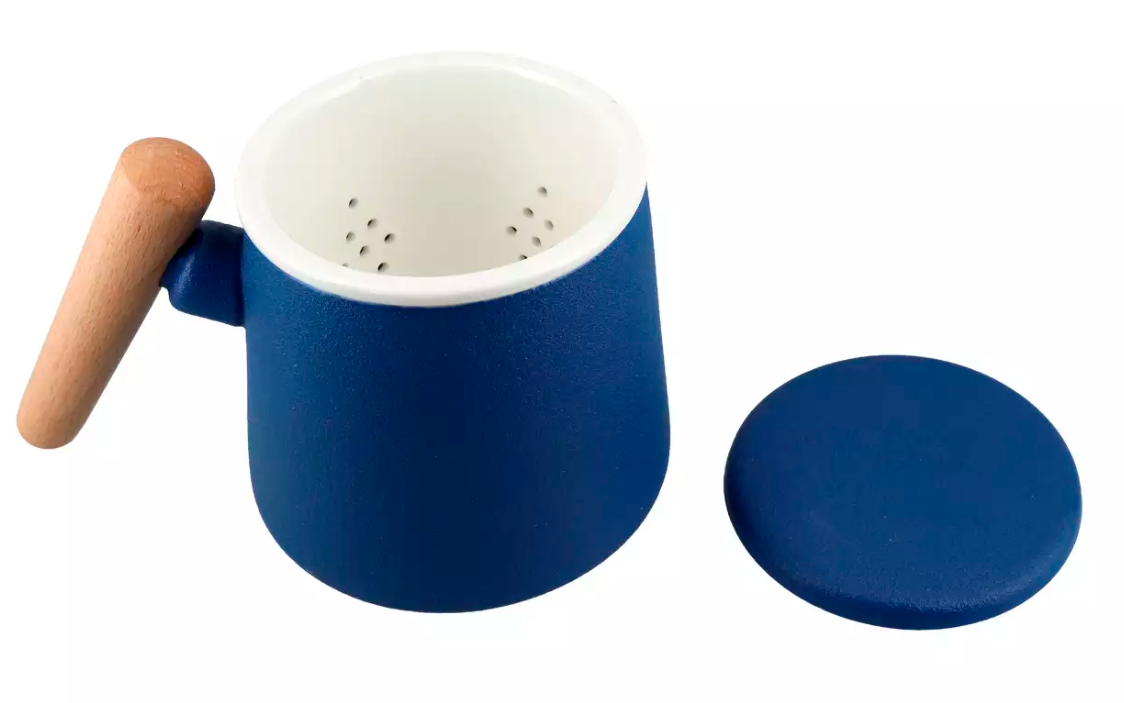 Kubek granatowy 400 ml z przykrywką, minimalistyczny i praktyczny.