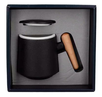 Elegancki kubek czarny z zaparzaczem 400 ml – nowoczesny zestaw herbaciany.