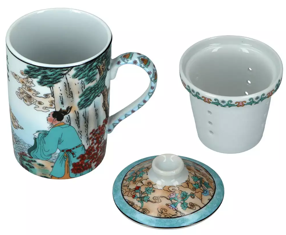 Kubek porcelanowy Gejsza wzór 1 z zaparzaczem i pokrywką, widok całego zestawu.