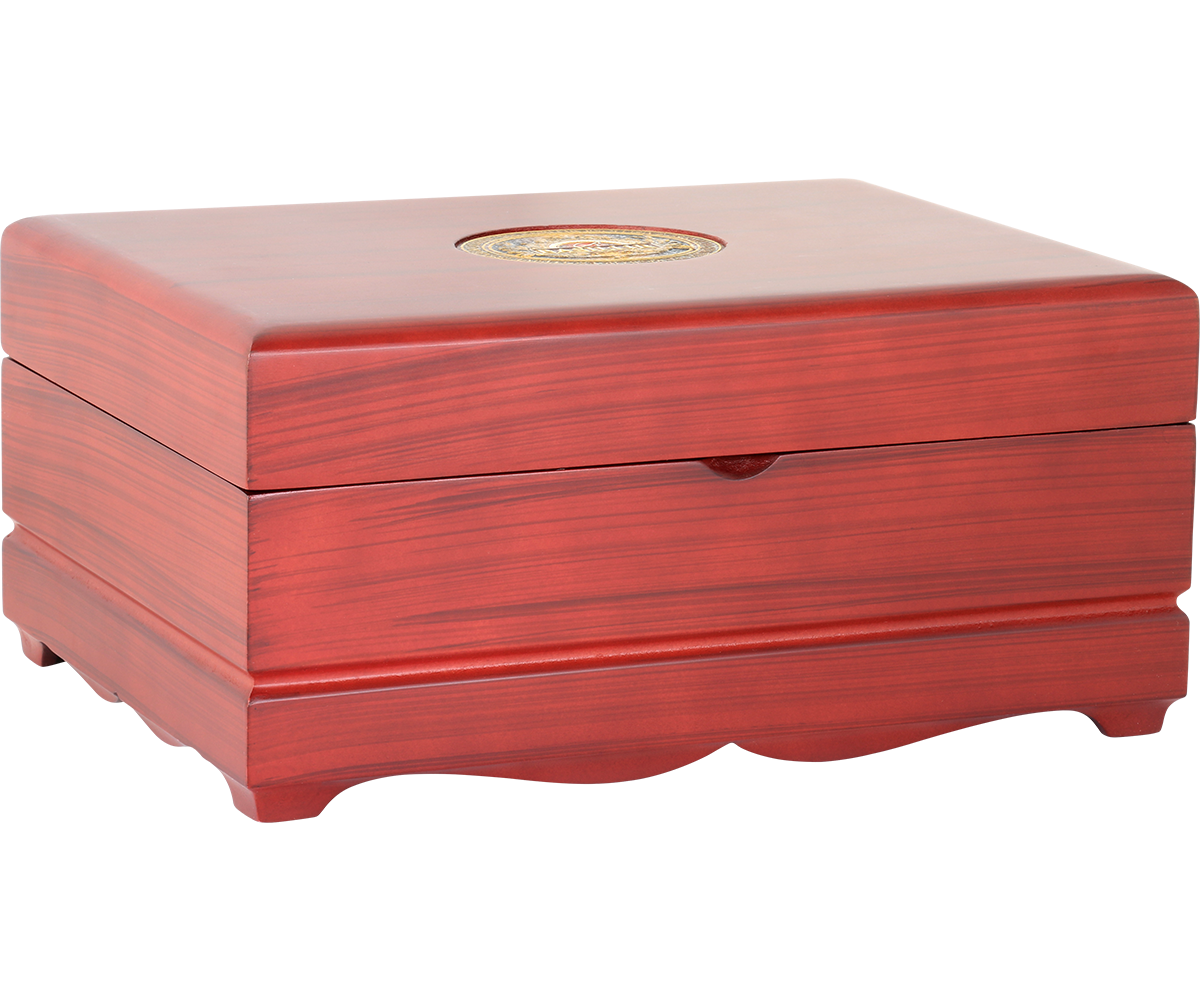 Drewniane pudełko Basilur Oriental Collection – elegancki ekspozytor z logo marki.