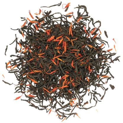 Susz czarnej herbaty Basilur Autumn Tea z płatkami kwiatów w zbliżeniu.