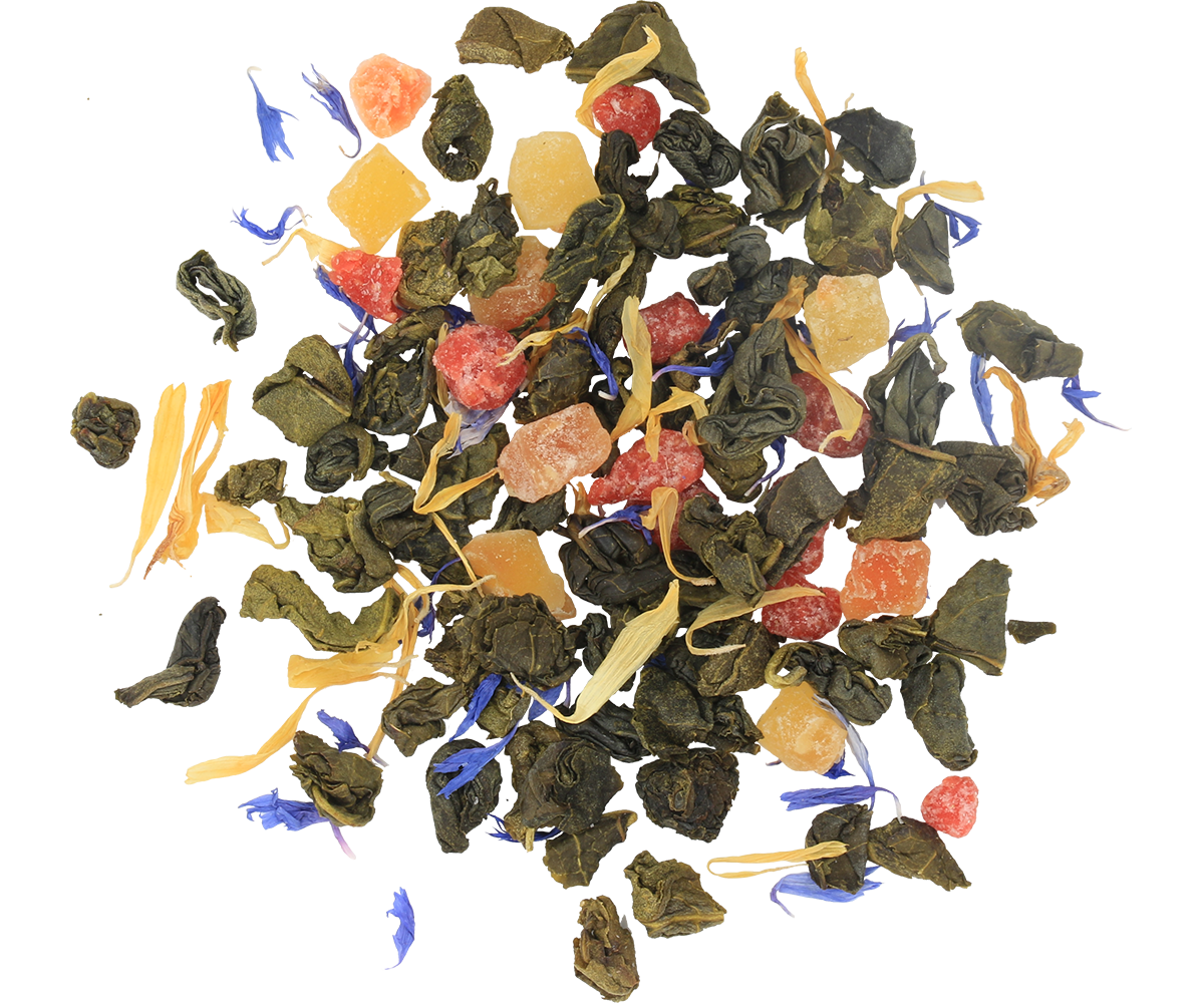 Susz zielonej herbaty Basilur Summer Tea z kawałkami owoców w zbliżeniu.