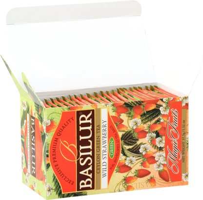 Otwarty kartonik Basilur Wild Strawberry z 25 torebkami zielonej herbaty.