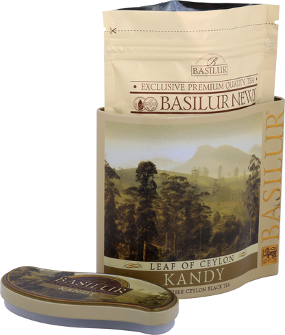 Otwarte opakowanie herbaty Basilur Kandy z wewnętrzną torebką i metalową puszką.