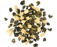 Liście zielonej herbaty z dodatkiem kwiatów jaśminu.