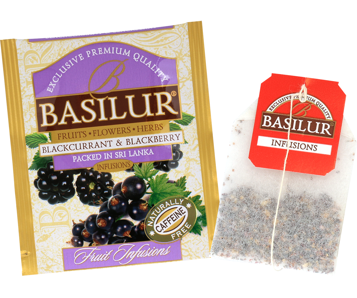 Herbata Basilur Blackcurrant & Blackberry w saszetce, widoczna torebka herbaty i owocowe opakowanie.