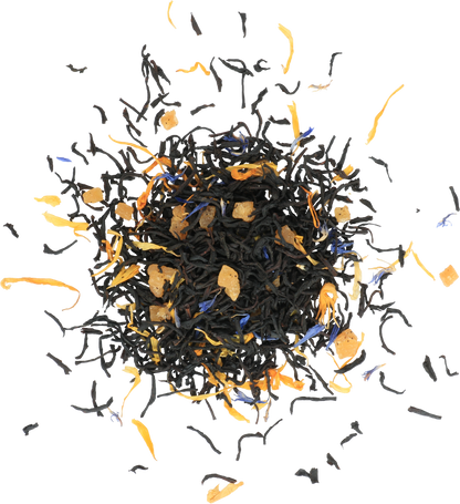 Liście herbaty Basilur Magic Evening z dodatkami owoców i płatków kwiatów w zbliżeniu.