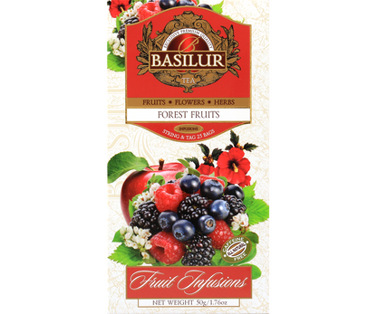 Front opakowania Basilur Forest Fruits z napisem Fruit Infusions i naturalnymi owocami.