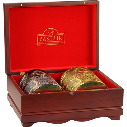 Wnętrze skrzynki Basilur Oriental Collection 4 z herbatami w ozdobnych puszkach.
