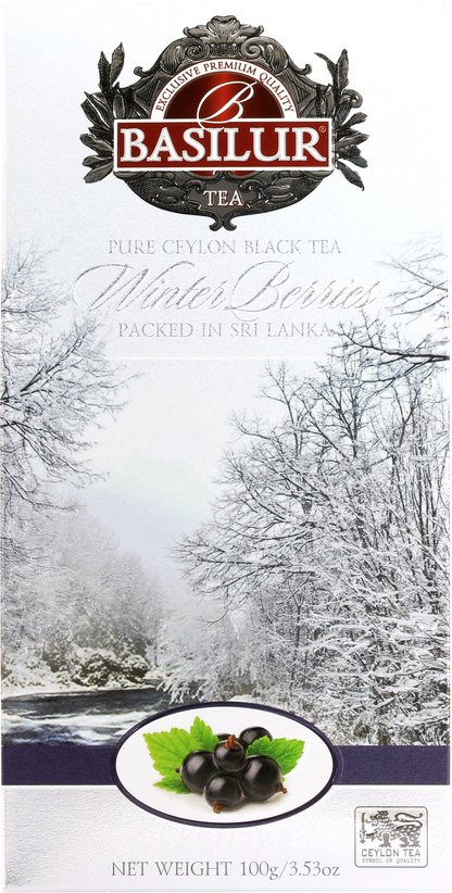 Herbata Basilur Blackcurrant Winter Berries w srebrnym opakowaniu z zimowym krajobrazem i czarną porzeczką.
