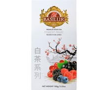Front pudełka Basilur Forest Fruit – elegancka biała herbata z maliną, porzeczką i jagodą.