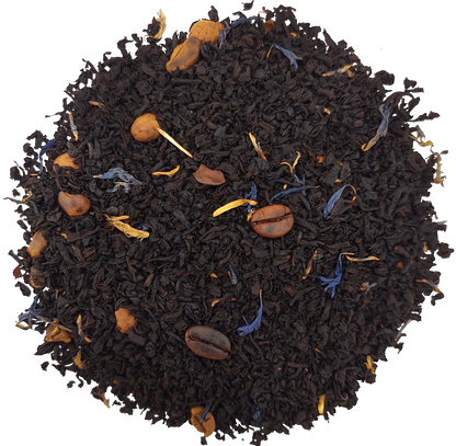 Zbliżenie na liście herbaty Basilur Black Essence z ziarnami kawy i płatkami kwiatów.