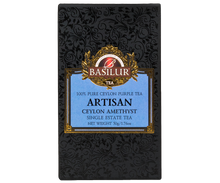 Zbliżenie suszu herbaty Basilur Ceylon Amethyst – liście cejlońskiej herbaty purpurowej o unikalnym odcieniu.