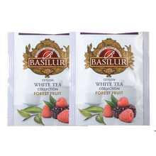 Dwie koperty herbaty Basilur Forest Fruit z dodatkiem maliny.