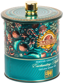 Opakowanie świąteczne Basilur Enchanting Nights z motywem choinkowych ozdób i cukrowych lasek.