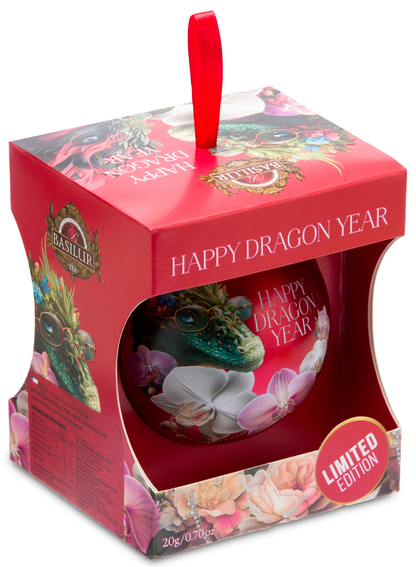 Bok zestawu prezentowego Basilur Happy Dragon Year Red w czerwonym pudełku.