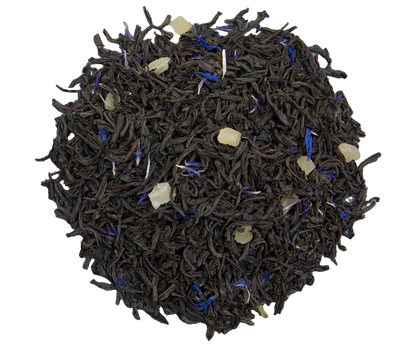 Liście czarnej herbaty Basilur Winter Festival z kawałkami ananasa i bławatkiem.