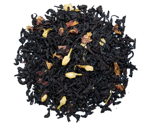 Liściasta herbata Basilur Floral Dream z płatkami kwiatów jaśminu widoczna z bliska
