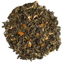 Susz herbaty zielonej Basilur Peach & Elderflower z kawałkami moreli i dodatkami kwiatowymi.